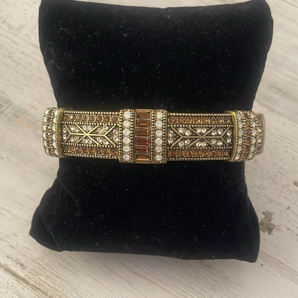 Heidi Daus Crystal Hinged Bangle Bracelet Topaz Champagne Tone - Picture 2 of 6